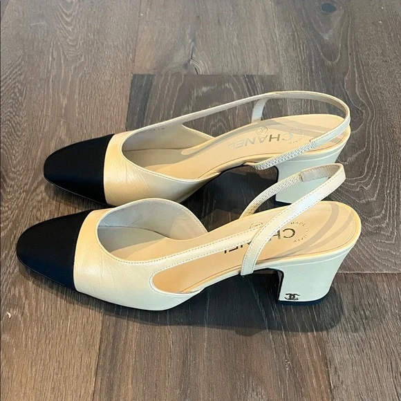 38.5 BRAND NEW CHANEL Two-Tone Beige and Black Heels - Picture 2 of 6